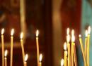 Pulire un appartamento con una candela da chiesa