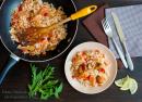 Thai stekt ris med sjømat Sjømatretter med ris