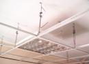 吊り天井アームストロング: コンポーネントと材料の計算